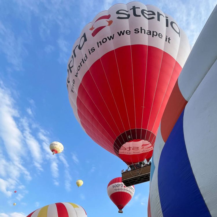 Heißluftballonstart beim Ballonfestival Bonn